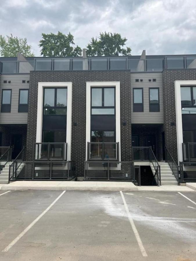 Stylish Townhome Gem With Several Amenities Just Minutes To The Falls Niagara-Fälle Exterior foto